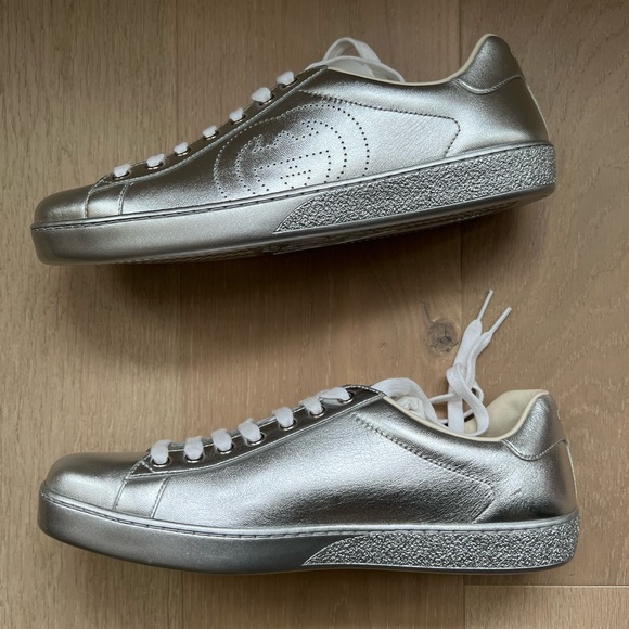Gucci silver sneakers size 8 - Picture 2 of 5